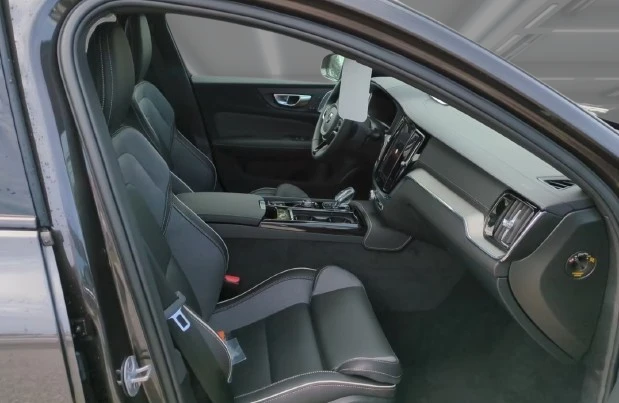 Volvo S60 T8 AWD = Ultimate Dark = �������� | Mobile.bg � ����������� 10