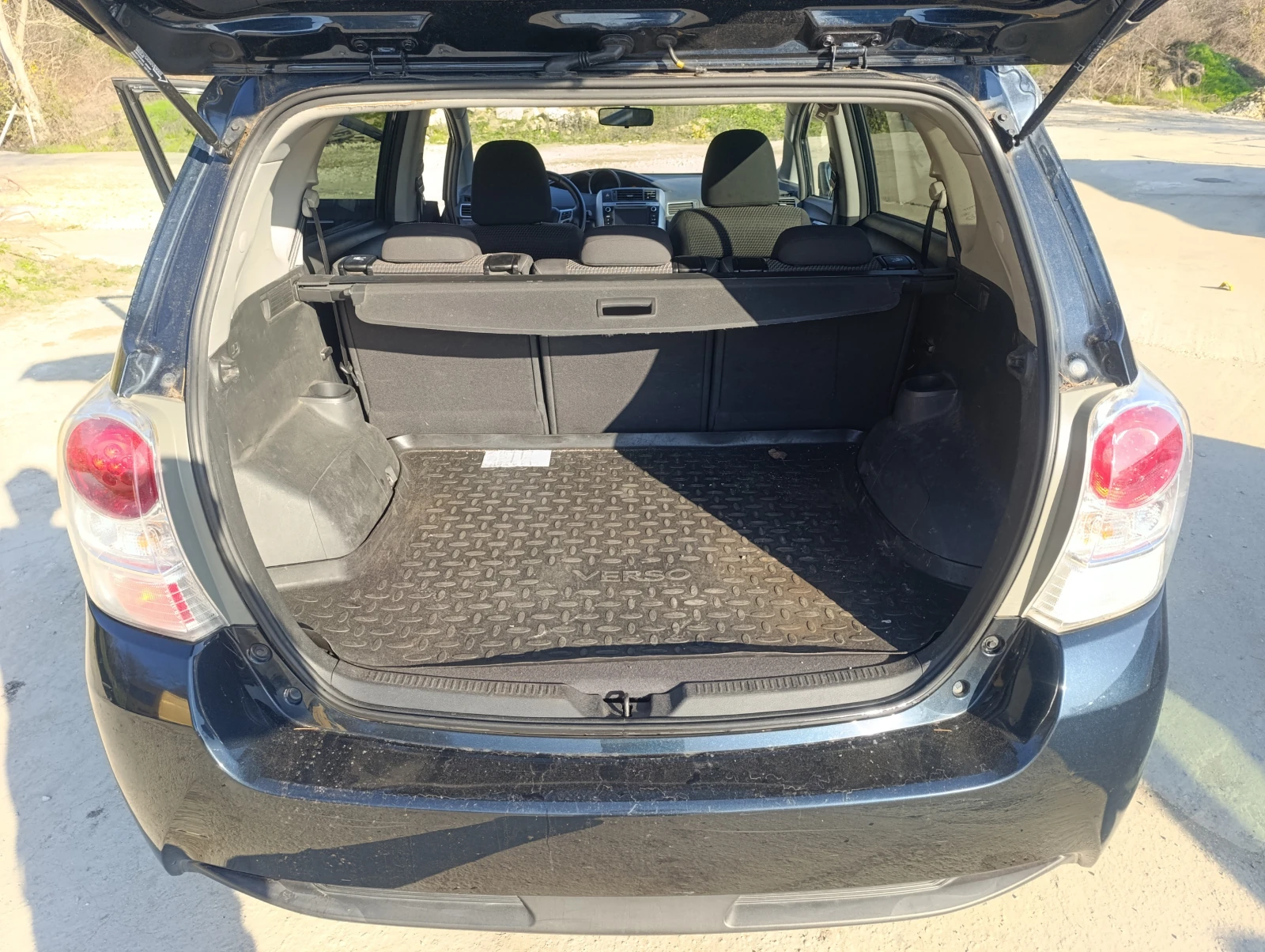 Toyota Verso 1, 6 D, снимка 13 - Автомобили и джипове - 50066842