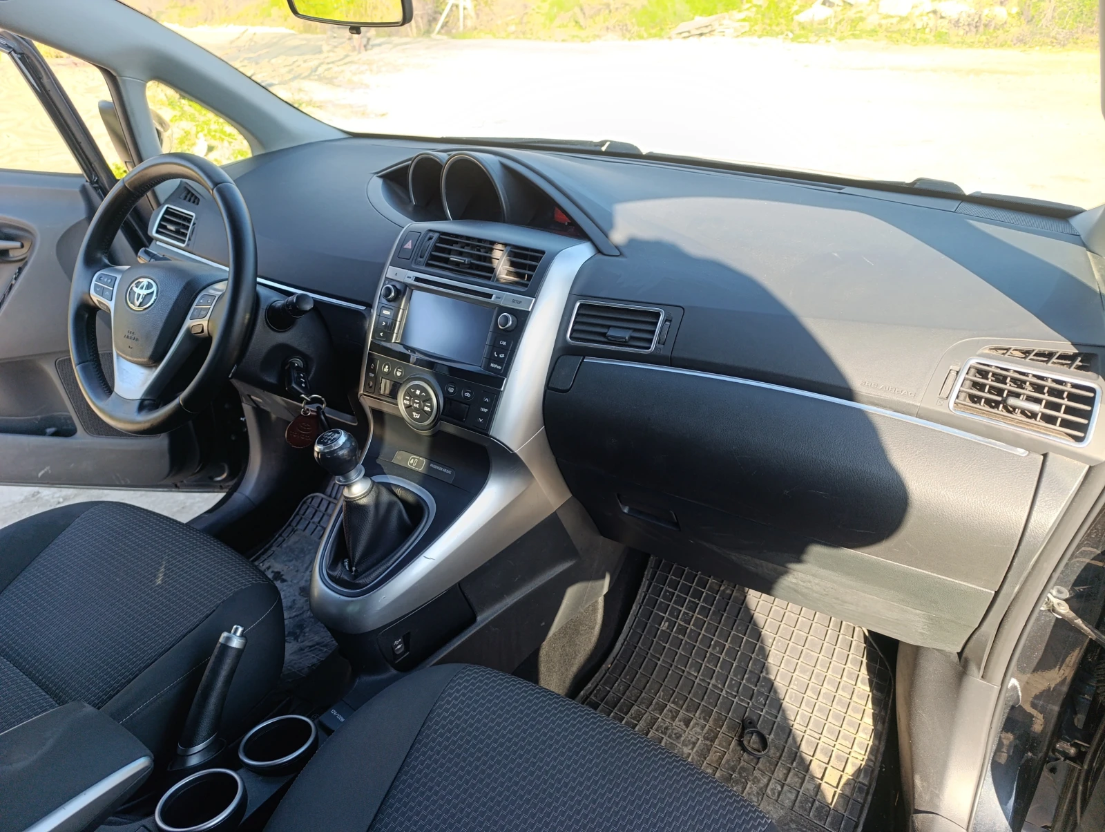Toyota Verso 1, 6 D, снимка 10 - Автомобили и джипове - 50066842