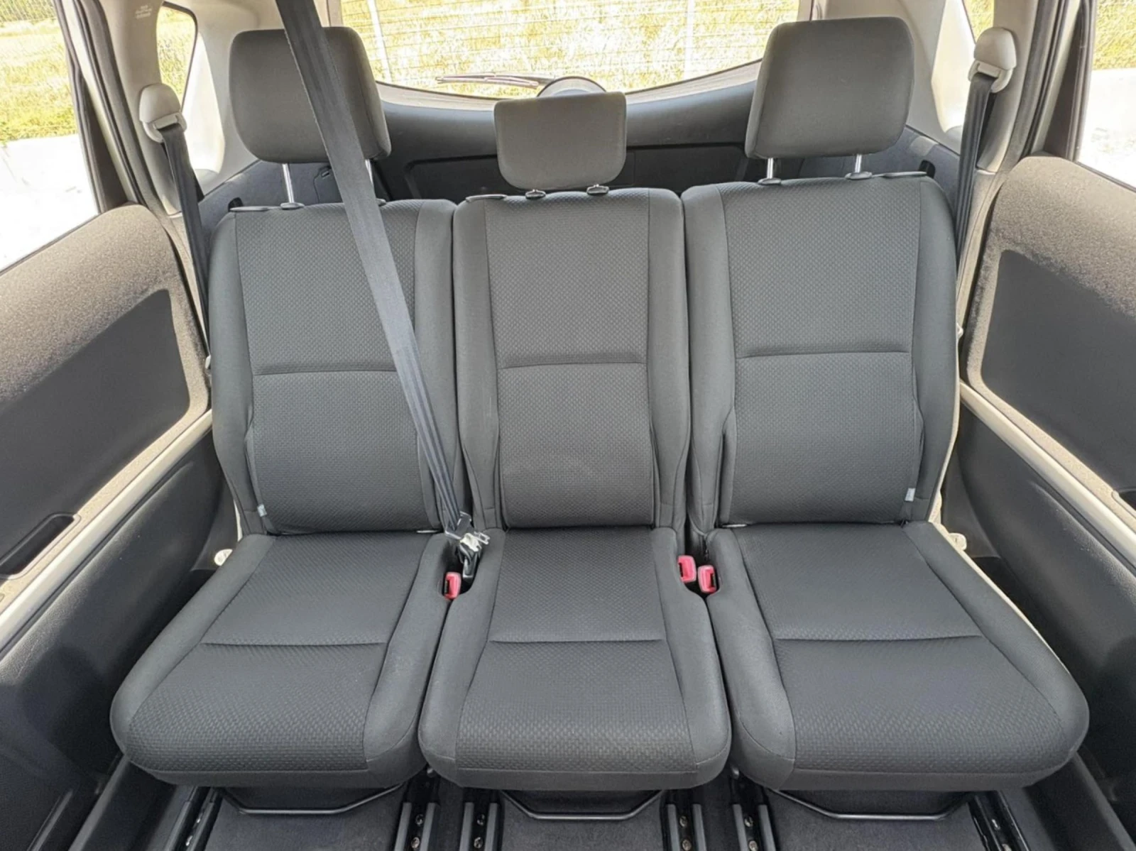 Toyota Corolla verso 1.8vvt-i - изображение 10