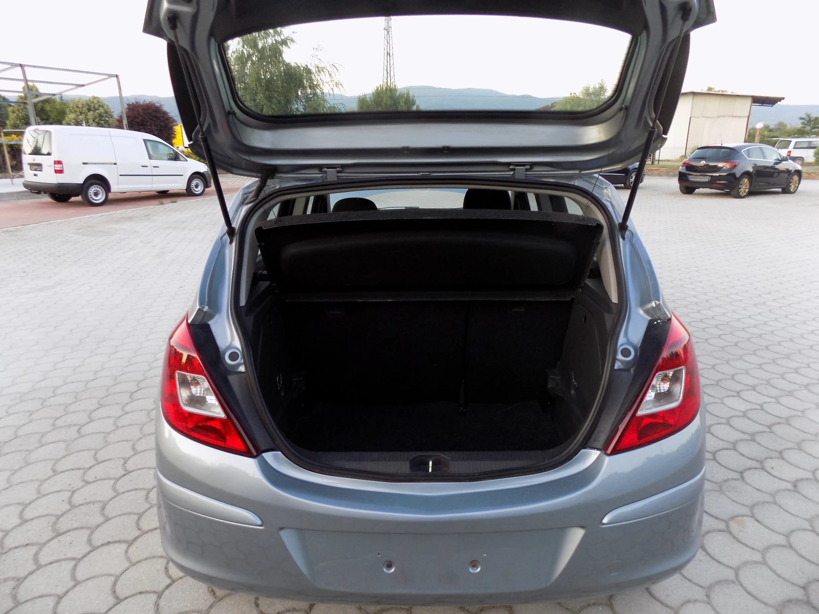 Opel Corsa  - изображение 10