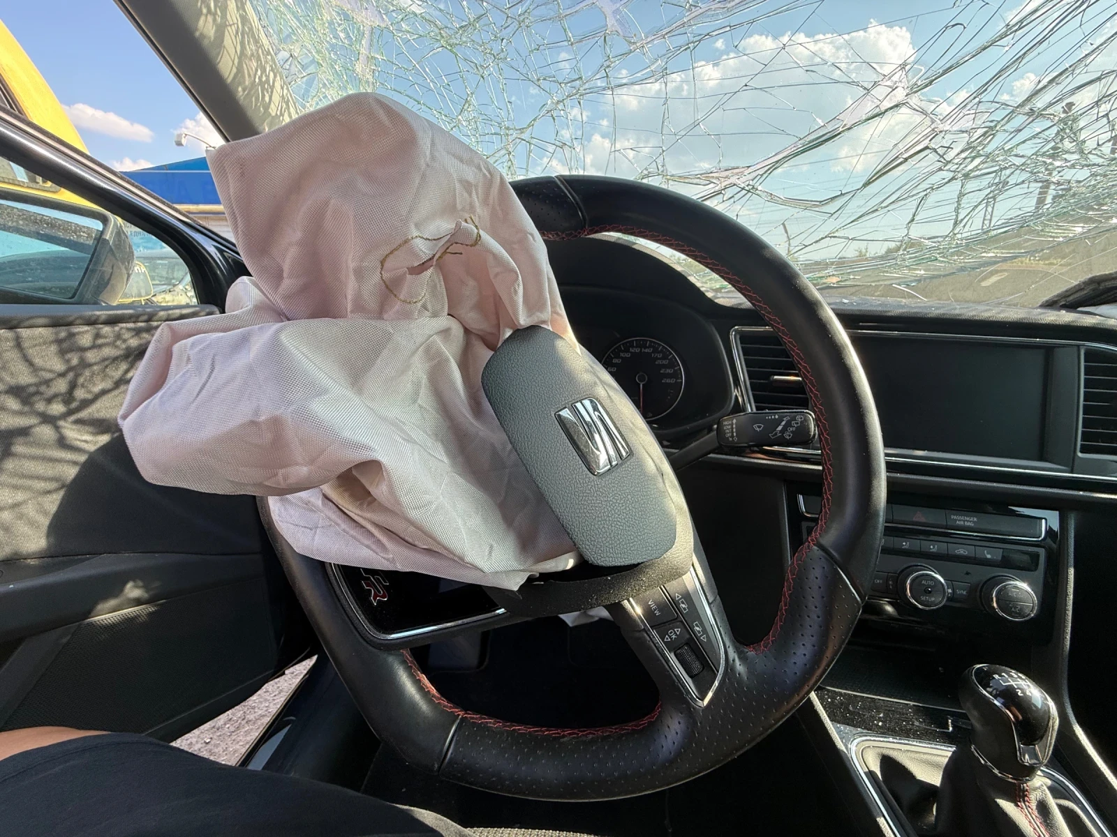 Seat Leon 1.5, 130 - изображение 10