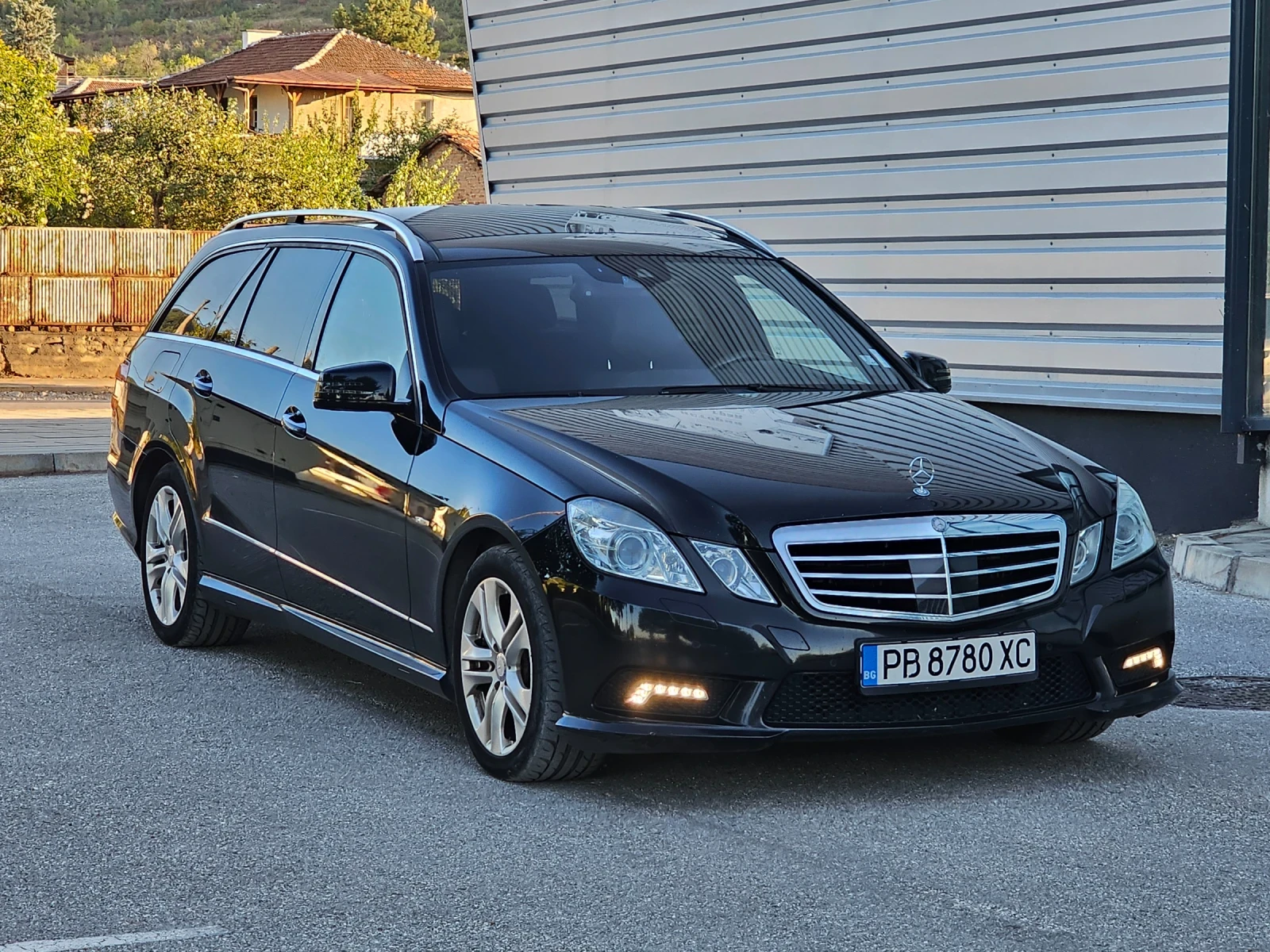 Mercedes-Benz E 350 AMG OPTIC DISTRONIC FULL 4-MATIC - изображение 3