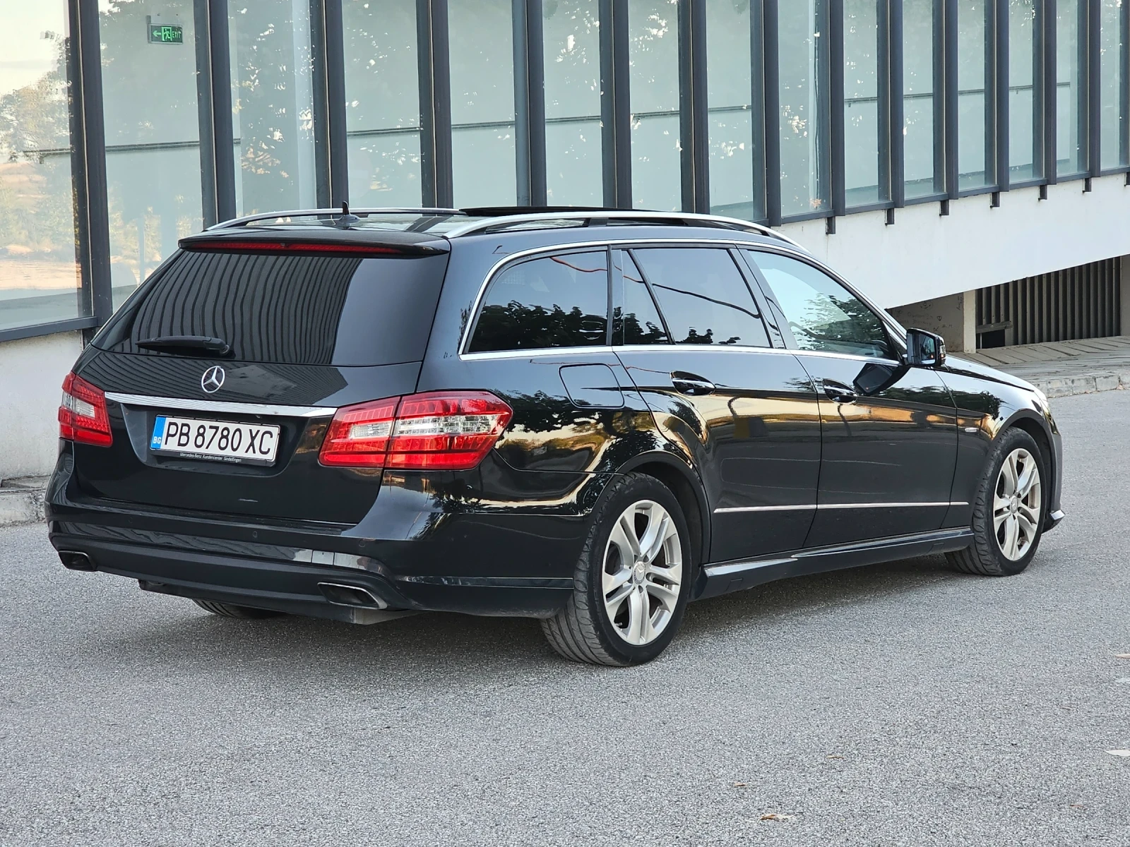 Mercedes-Benz E 350 AMG OPTIC DISTRONIC FULL 4-MATIC - изображение 4