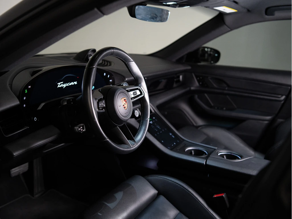 Porsche Taycan * Performance Plus * 4x4 * Sport-Chrono - изображение 9