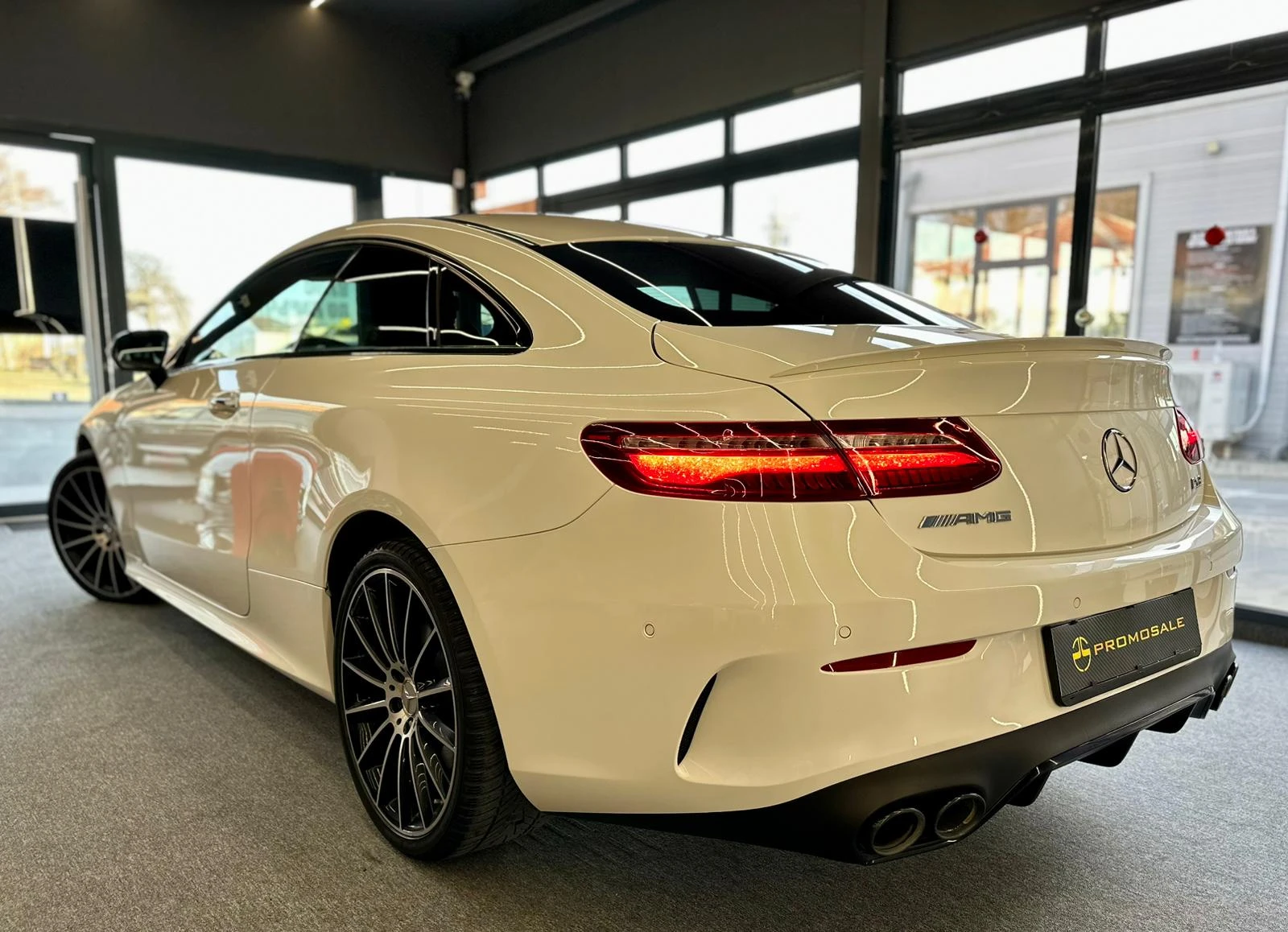 Mercedes-Benz E 53 AMG 4Matic* EQ Boost* Панорама* Лизинг - изображение 4