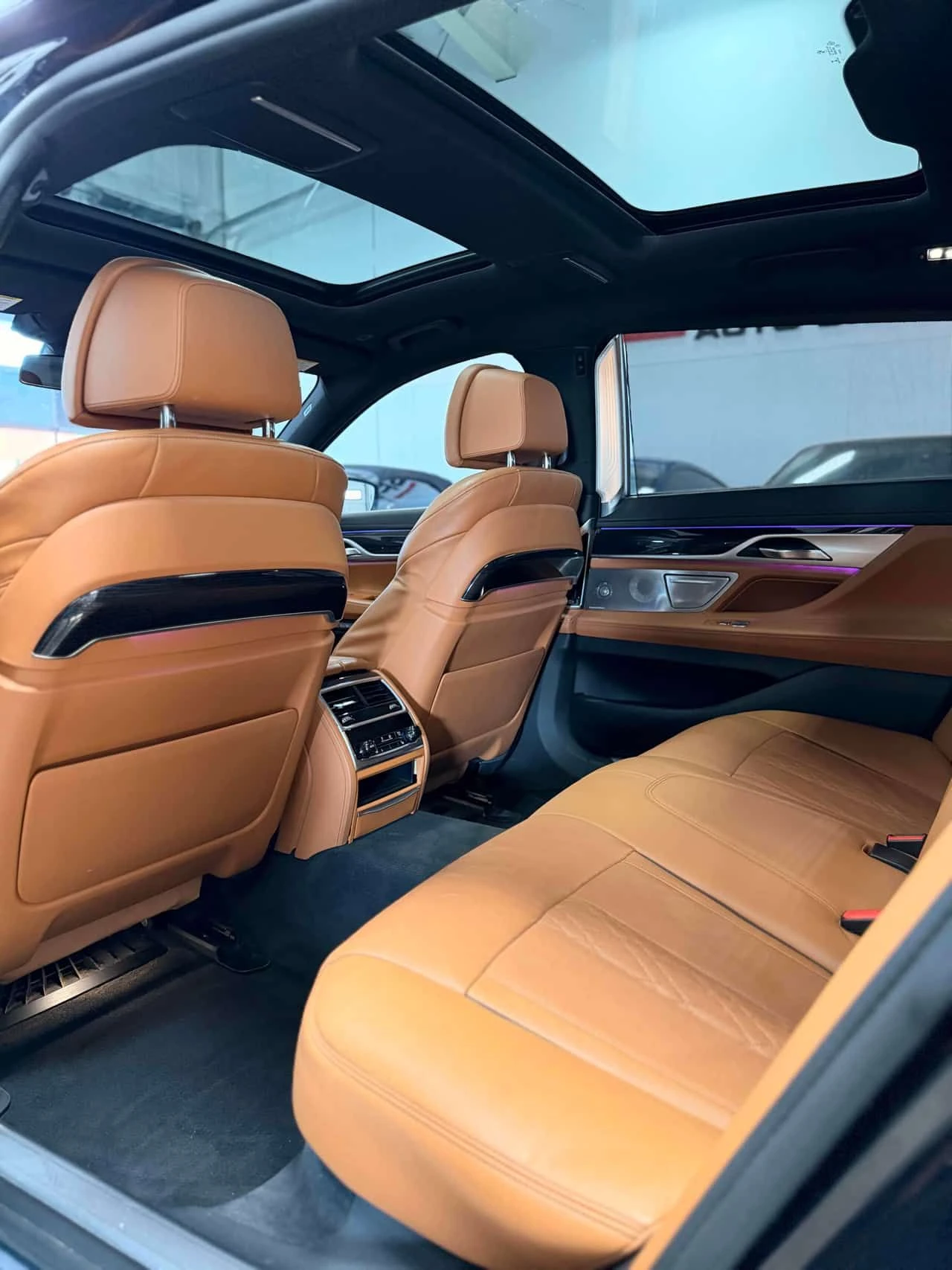 BMW 750 * xDrive * CARFAX * ОБДУХВАНЕ * BOWERS&WILKINS *  - изображение 9