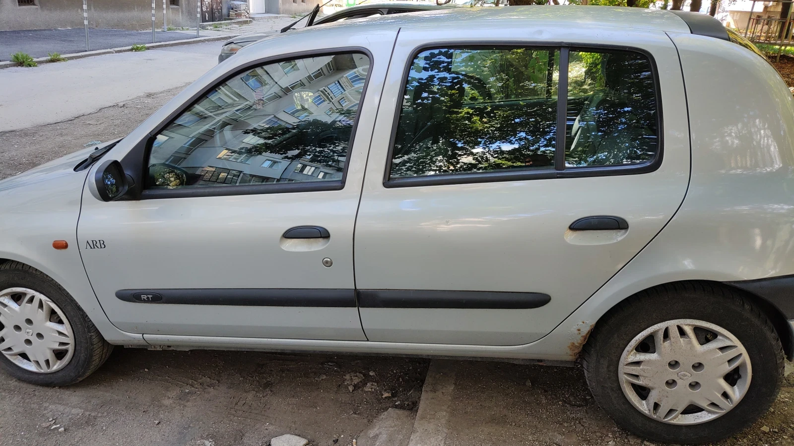 Renault Clio, снимка 4 - Автомобили и джипове - 53801304