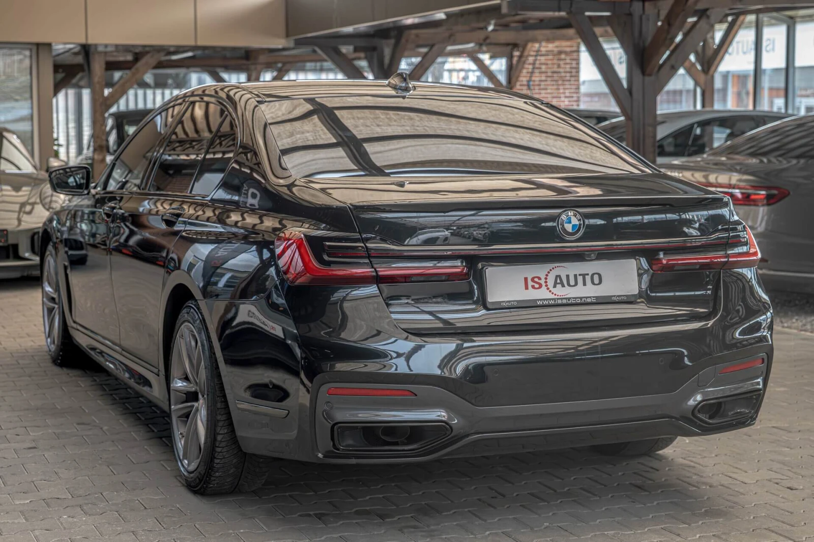 BMW 740 xDrive/M-Pack/Distronic/Laser/Harman Kardon/HuD/Ка, снимка 5 - Автомобили и джипове - 53877609