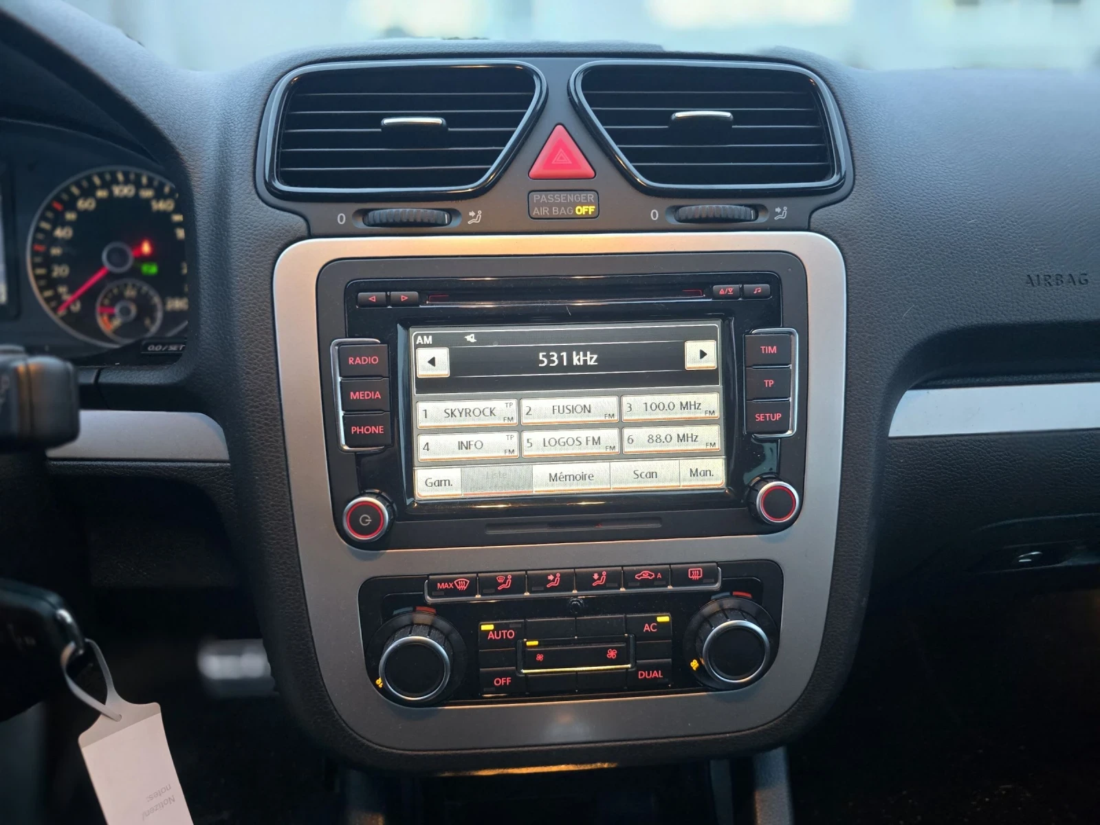 VW Scirocco 1.4TSi, снимка 11 - Автомобили и джипове - 54102312