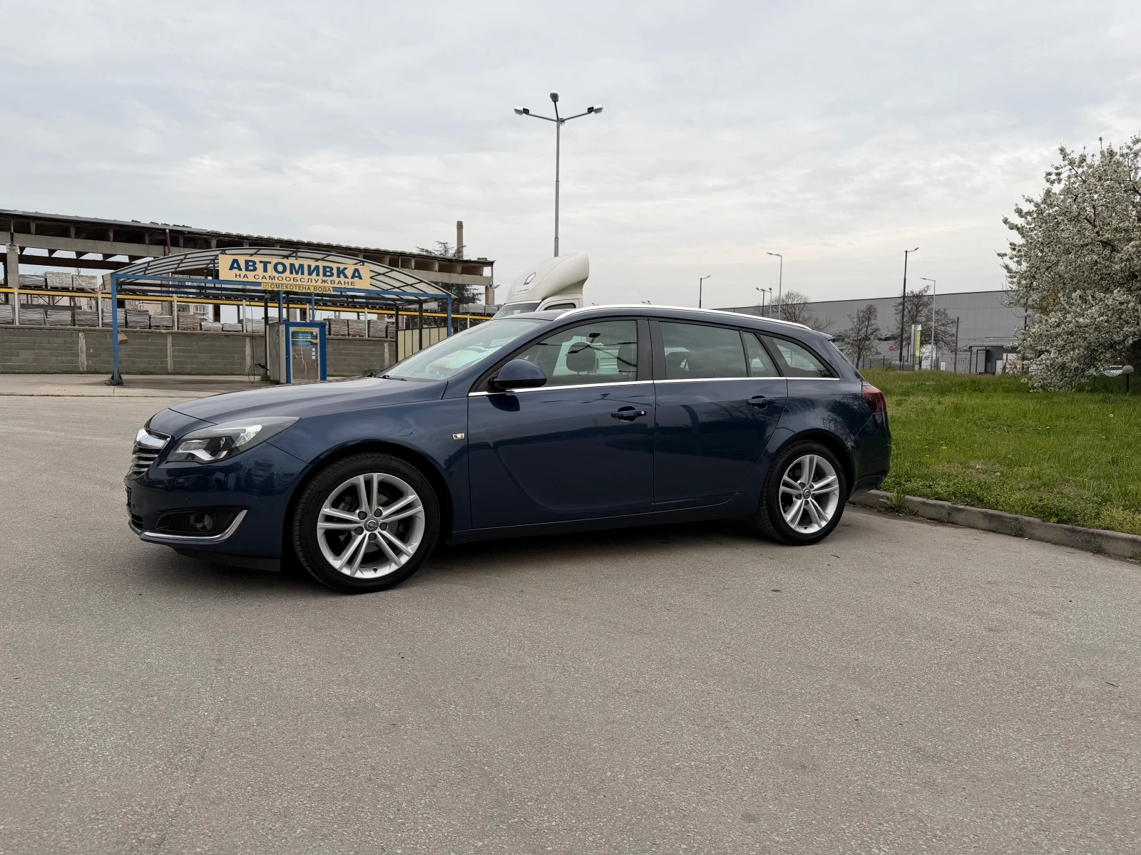 Opel Insignia 1.4 Turbo Cosmo, снимка 8 - Автомобили и джипове - 54221892