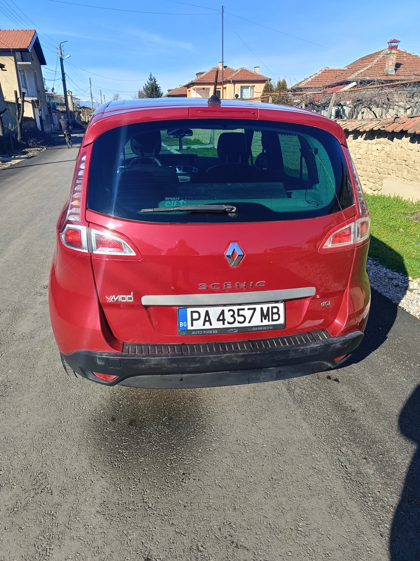 Renault Scenic, снимка 14 - Автомобили и джипове - 54333288