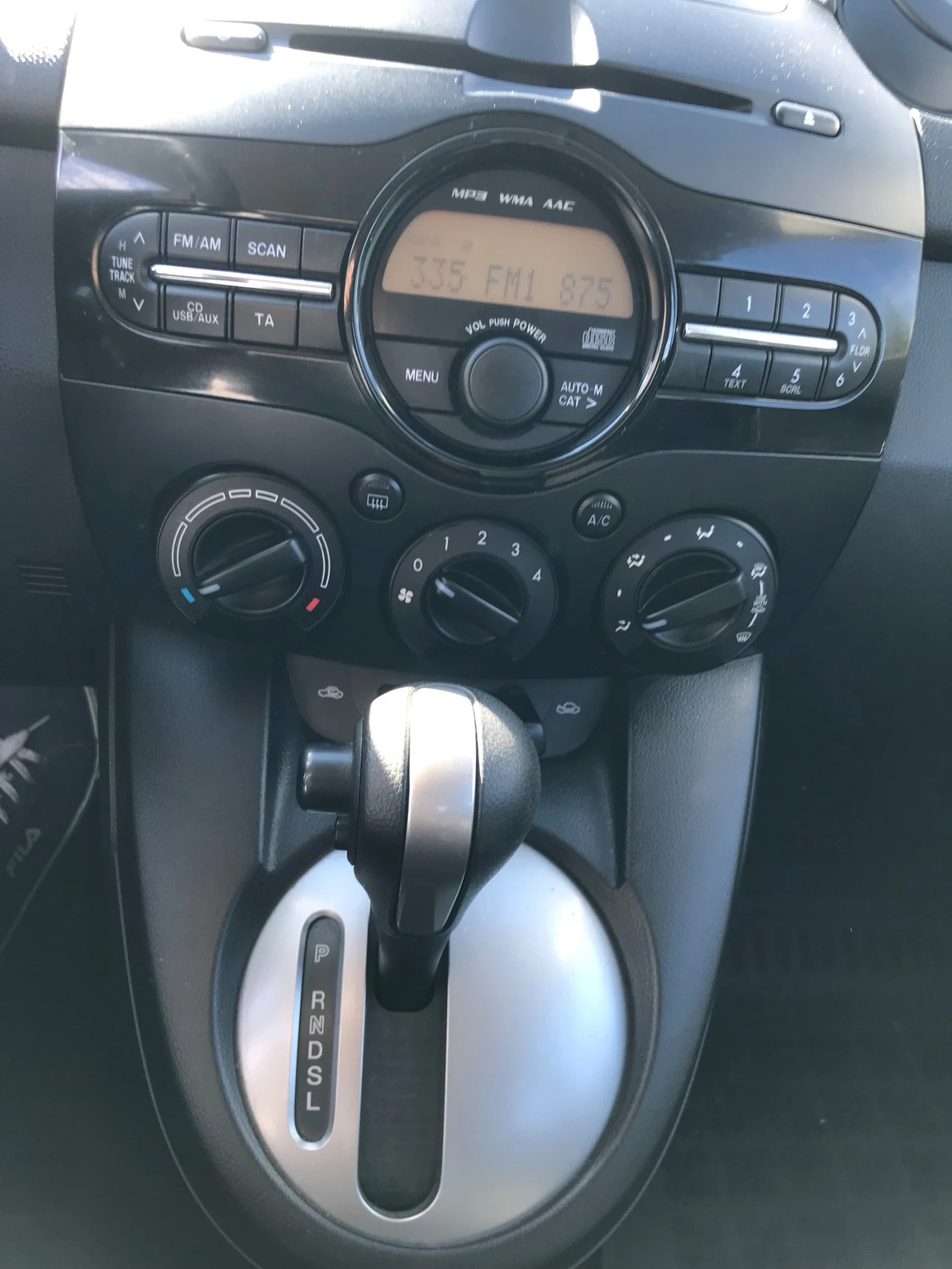 Mazda 2 1.5I АВТОМАТИК, снимка 10 - Автомобили и джипове - 54924930