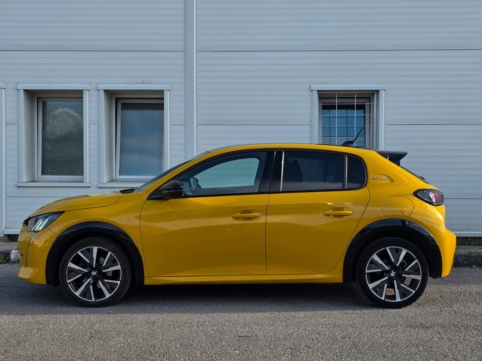 Peugeot 208 GT Line * 90K KM* , снимка 9 - Автомобили и джипове - 55224543