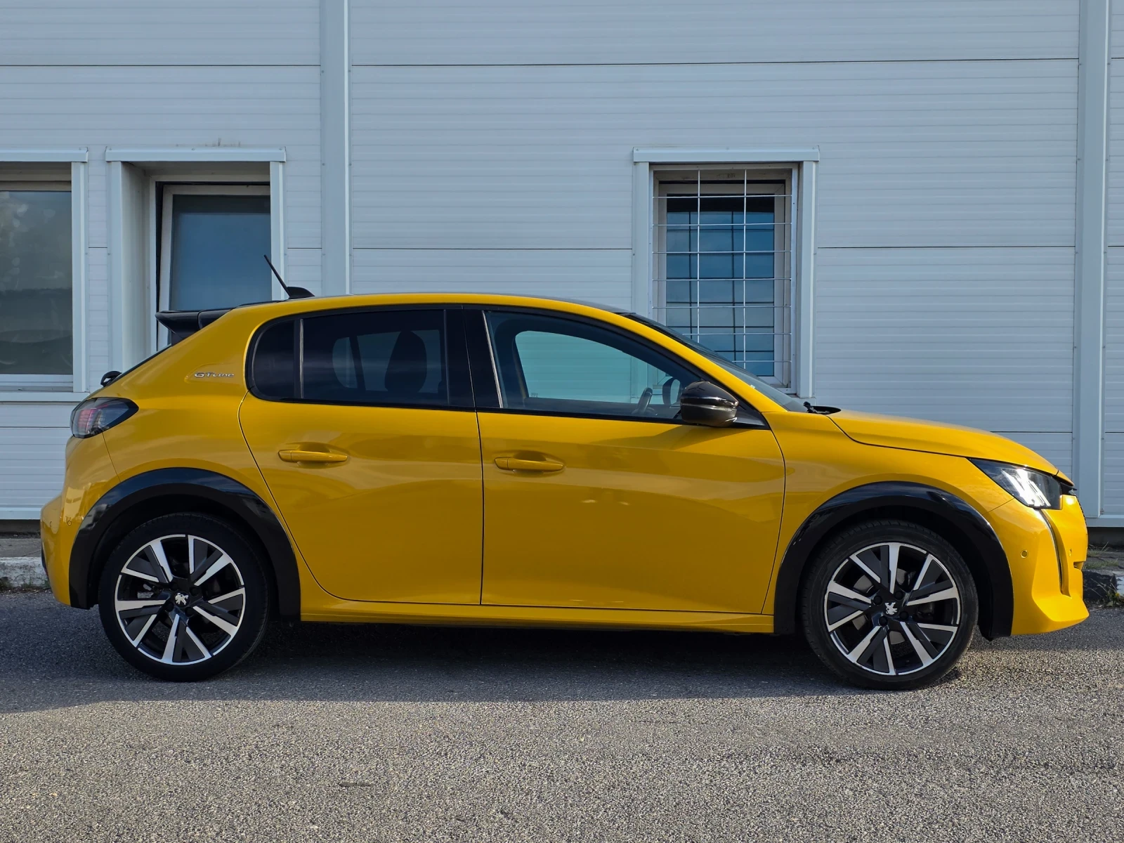 Peugeot 208 GT Line * 90K KM* , снимка 5 - Автомобили и джипове - 55224543