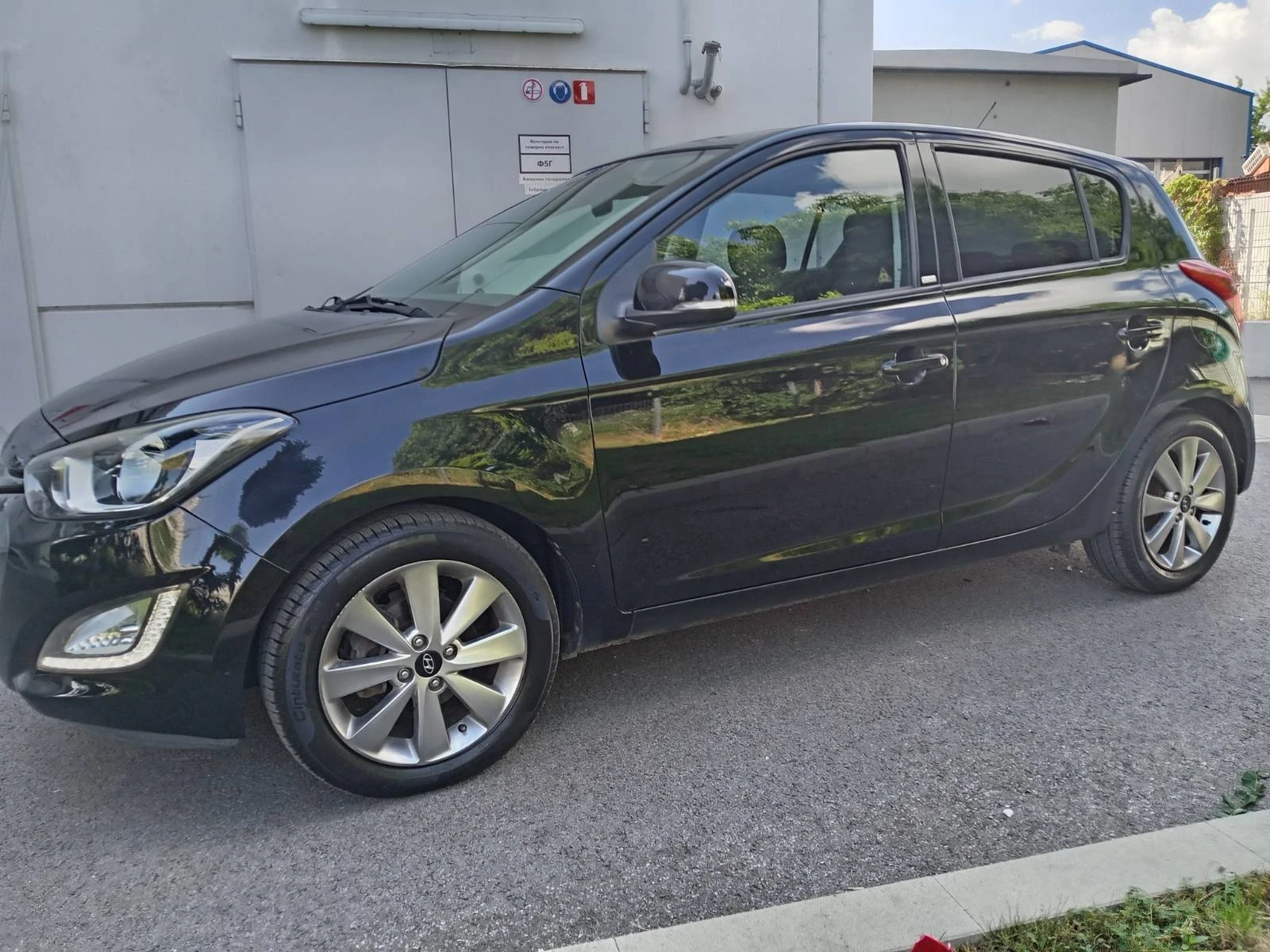 Hyundai I20 !!!1.4 Benzin !!! Avtomatic!!!, снимка 3 - Автомобили и джипове - 55371713