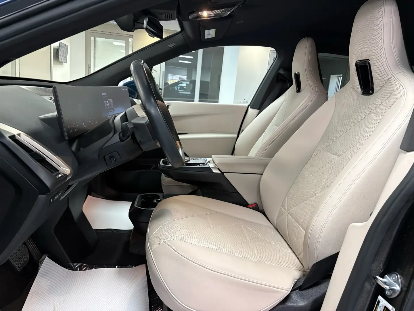 BMW iX XDRIVE40* ДИСТРОНИК* 360КАМЕРА* ОБДУХВАНЕ* LANE* A, снимка 13 - Автомобили и джипове - 55792280