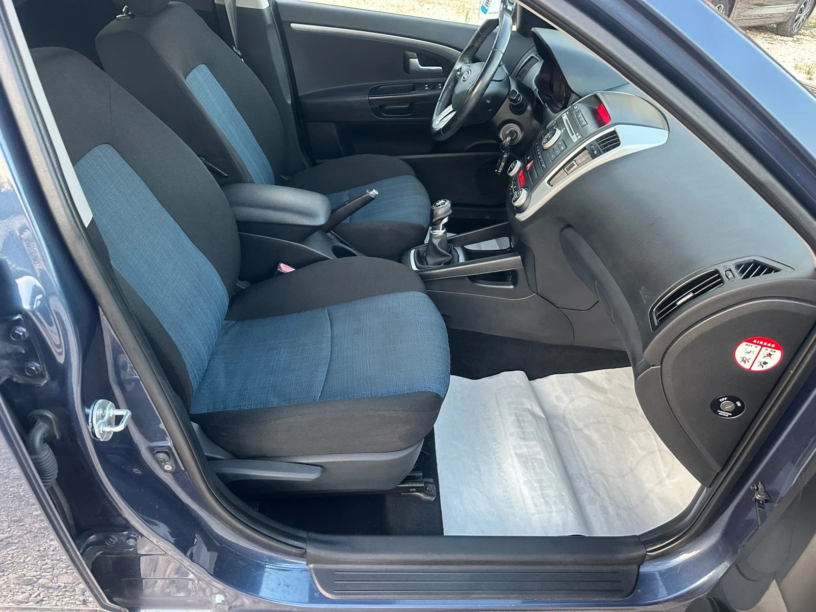 Kia Ceed 1.6-FACELIFT-126KS-SW, снимка 12 - Автомобили и джипове - 56605137