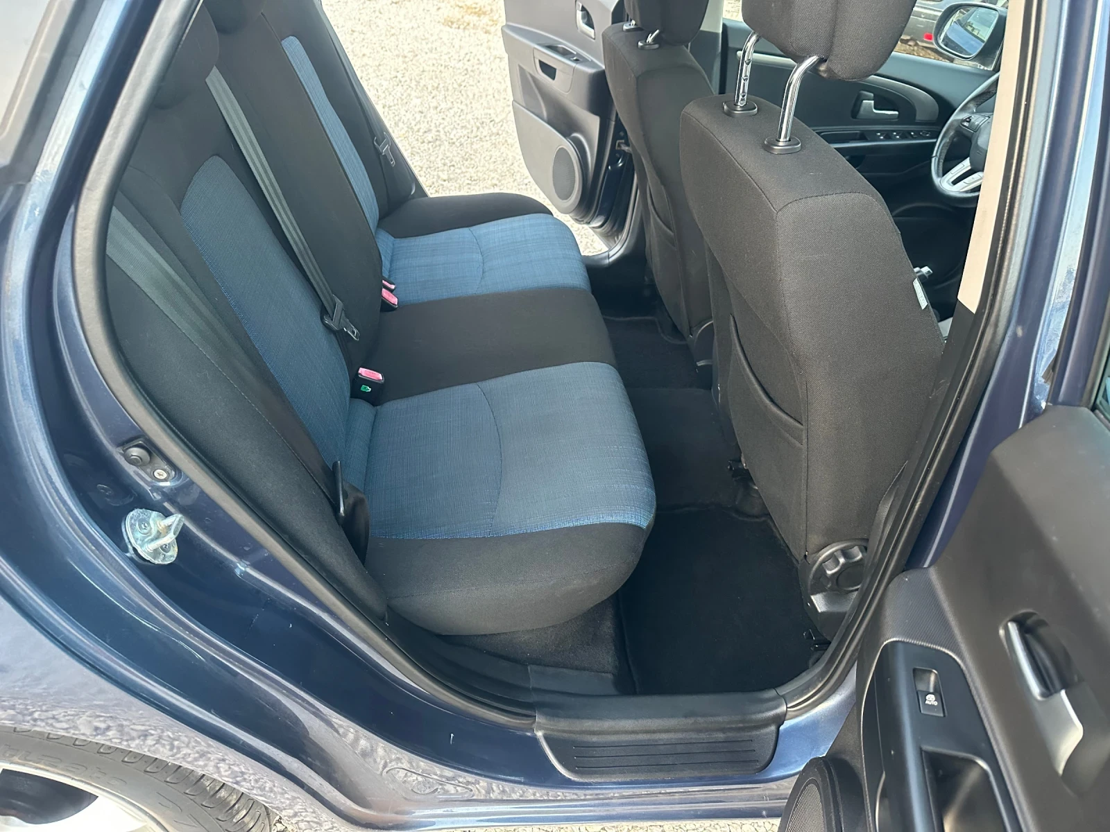 Kia Ceed 1.6-FACELIFT-126KS-SW, снимка 13 - Автомобили и джипове - 56605137