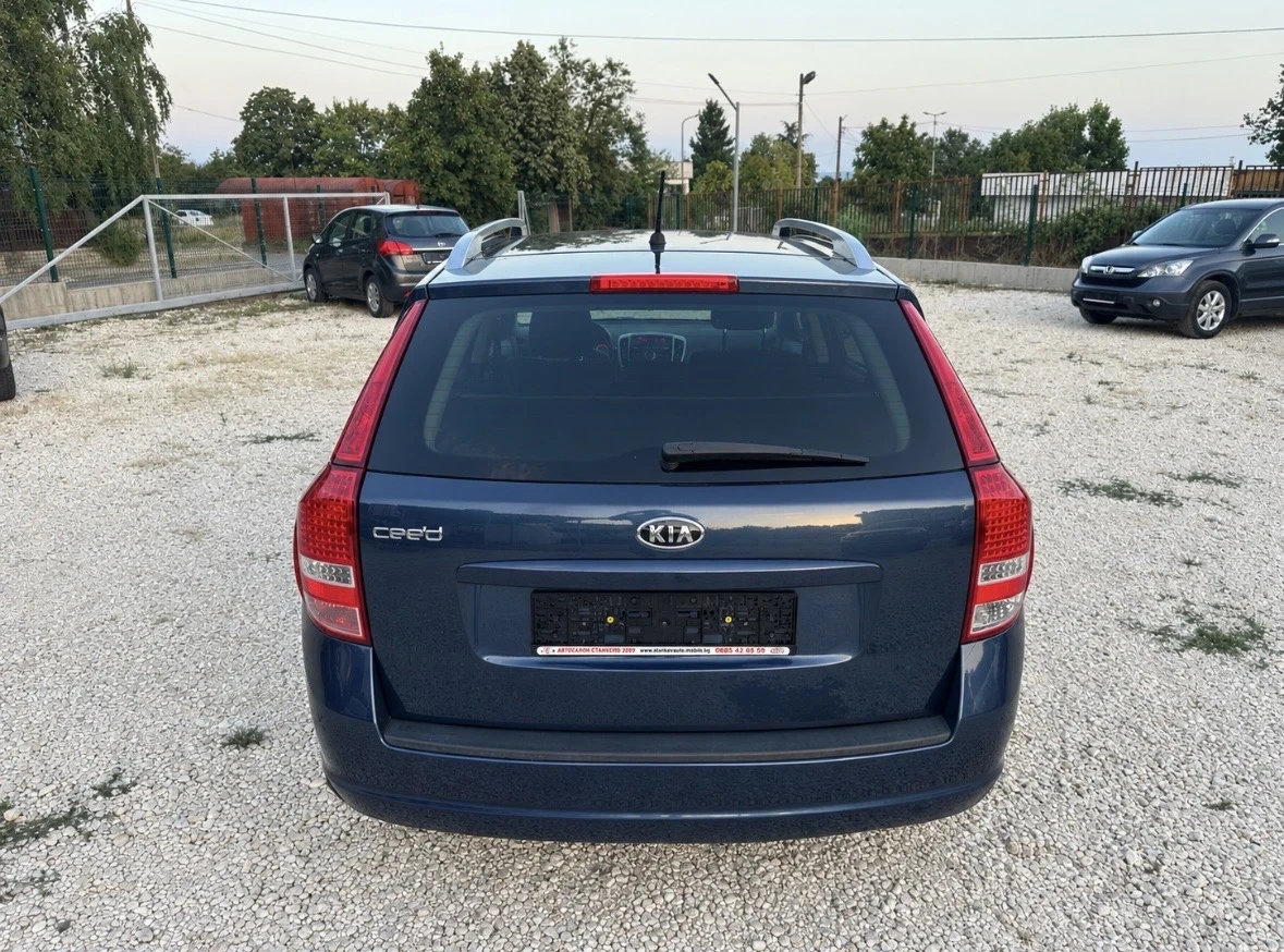 Kia Ceed 1.6-FACELIFT-126KS-SW, снимка 8 - Автомобили и джипове - 56605137