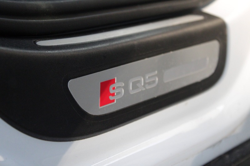 Audi SQ5 Black Edition, снимка 7 - Автомобили и джипове - 46216244