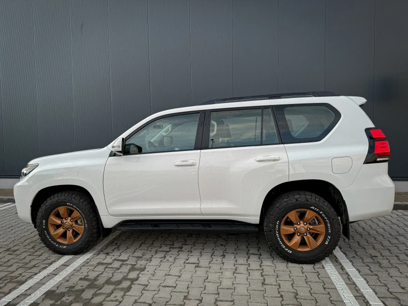 Toyota Land cruiser 9000км  Подгрев Камера , снимка 4 - Автомобили и джипове - 43885602