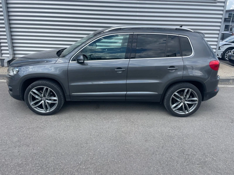 VW Tiguan 2.0TSI+ 4Motion+ Automatic+ Navi+ Подгрев, снимка 2 - Автомобили и джипове - 46492302