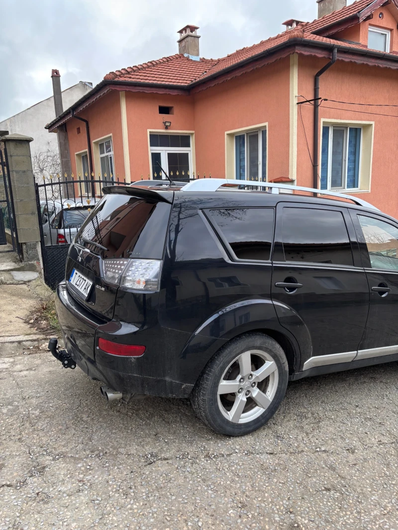 Mitsubishi Outlander 2.0 TDI, снимка 3 - Автомобили и джипове - 48321145