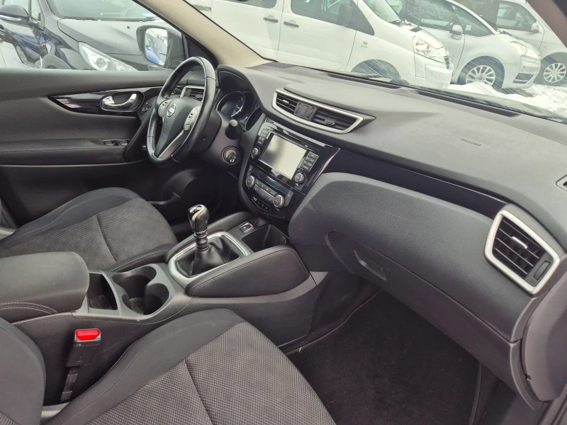 Nissan Qashqai 1.5 DCI, снимка 12 - Автомобили и джипове - 48692910