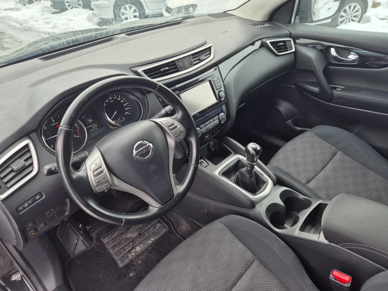 Nissan Qashqai 1.5 DCI, снимка 9 - Автомобили и джипове - 48692910