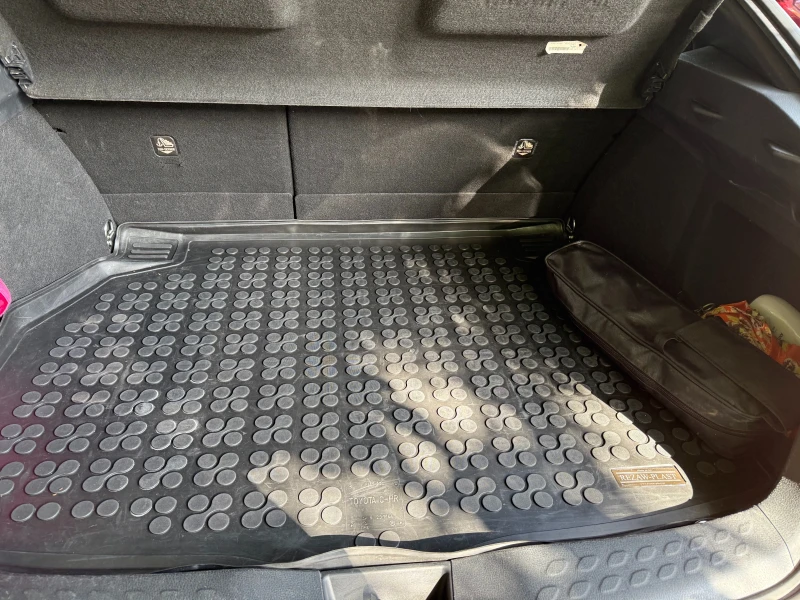 Toyota C-HR, снимка 8 - Автомобили и джипове - 52284054