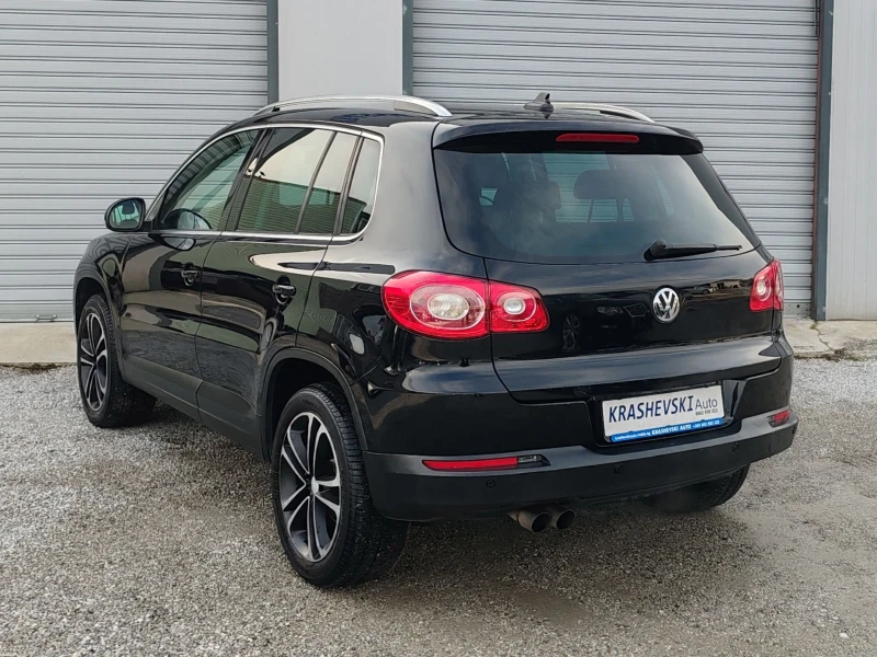 VW Tiguan 2.0TDI 140kc 4motion Navi Off-road Park-assist, снимка 4 - Автомобили и джипове - 52542330