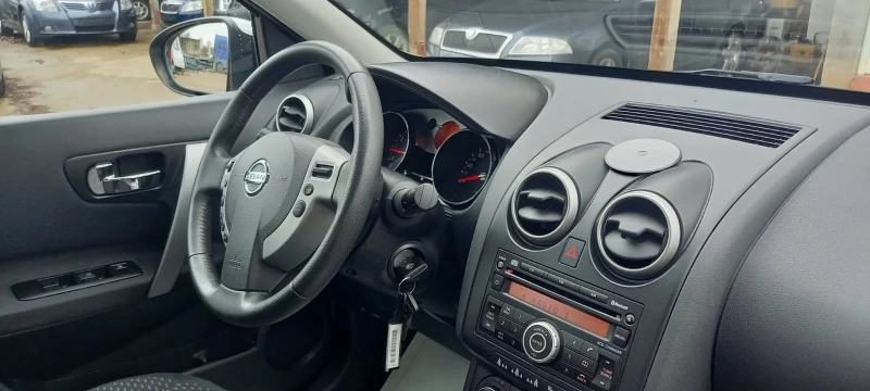 Nissan Qashqai 2.0i/Автомат/141к.с./140000км.Швейцария, снимка 14 - Автомобили и джипове - 52666944
