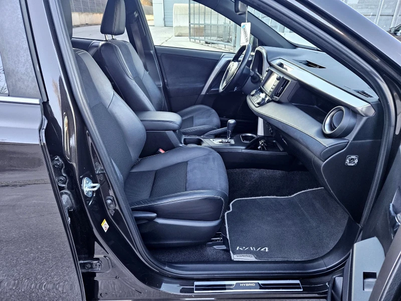 Toyota Rav4 ДИСТРОНИК 4х4 КОЖА НАВИГАЦИЯ , снимка 11 - Автомобили и джипове - 52738744