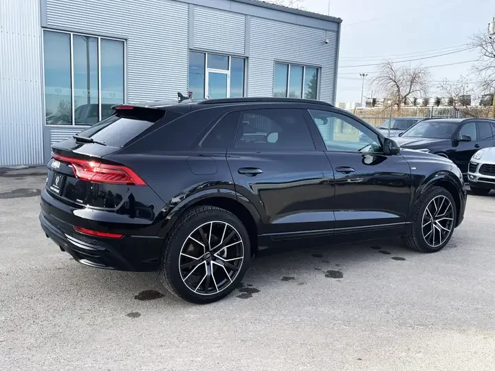 Audi Q8 S-LINE* PANO* ОБДУХ* 360 CAM, снимка 6 - Автомобили и джипове - 53903079