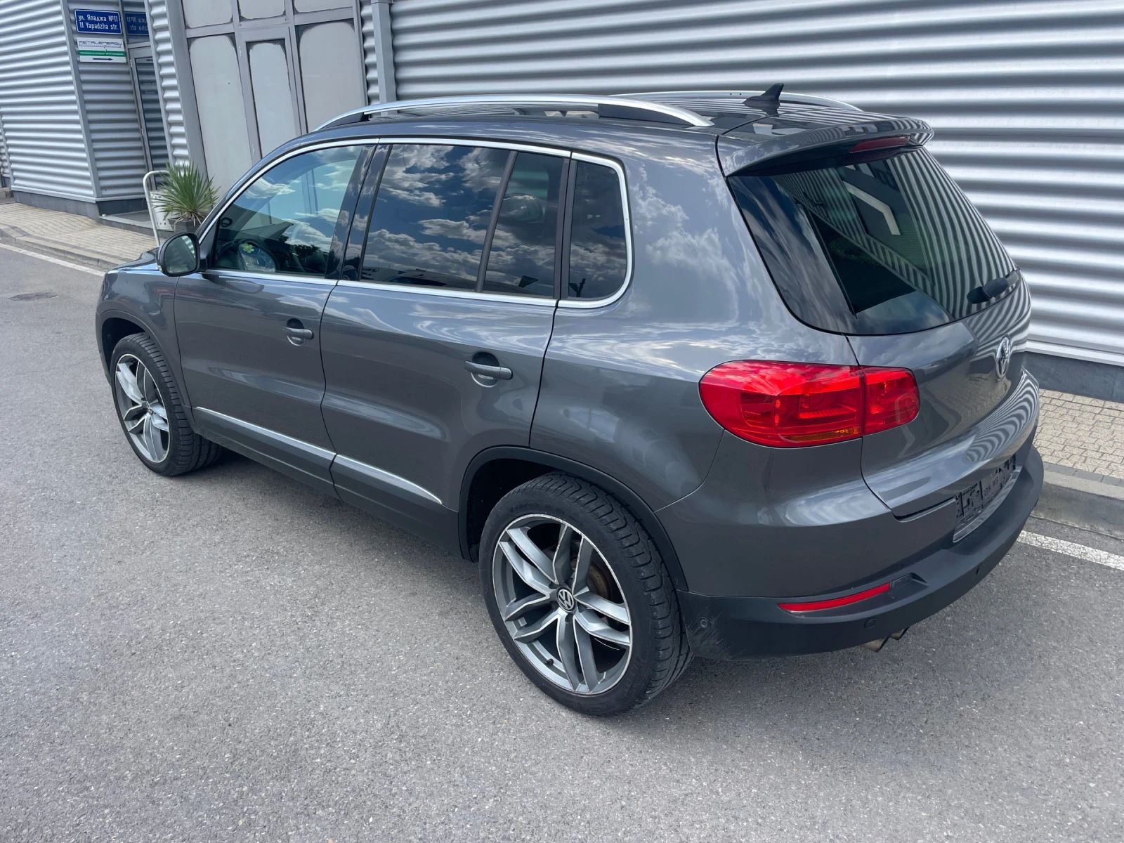 VW Tiguan 2.0TSI+ 4Motion+ Automatic+ Navi+ Подгрев - изображение 3