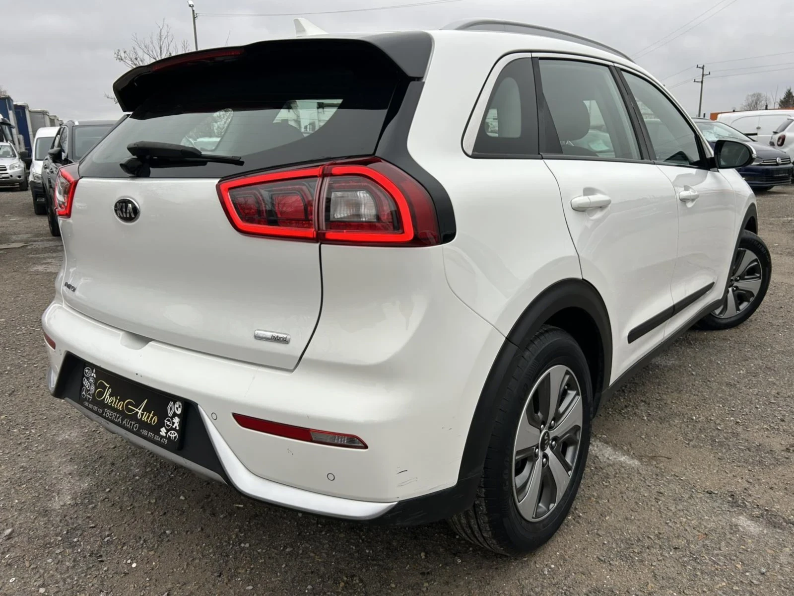 Kia Niro 1.6 HYBRID 141 * CAMERA * NAVI * LED * DISTRONIC  - изображение 4