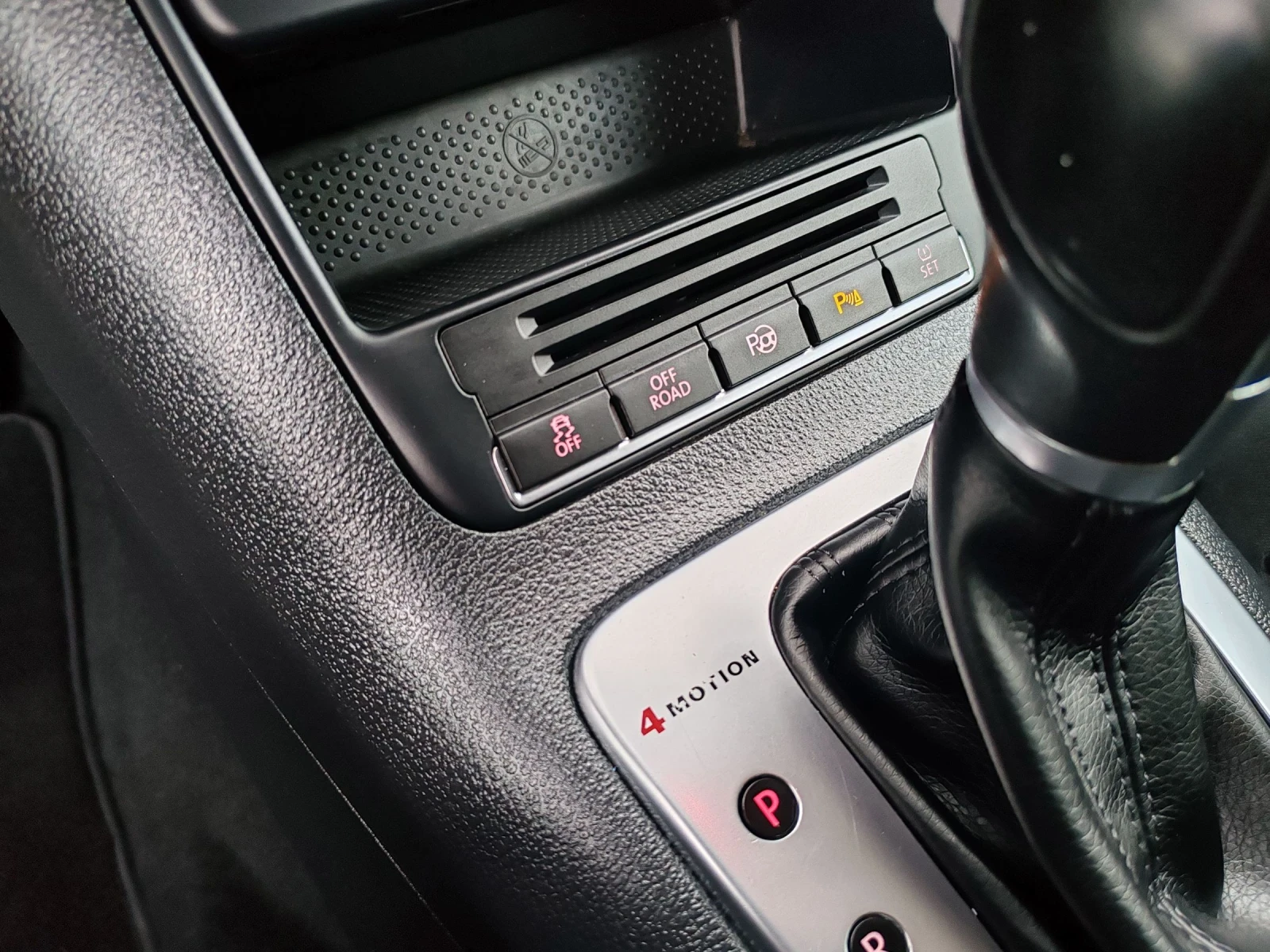 VW Tiguan 2.0TDI 140kc 4motion Navi Off-road Park-assist | Mobile.bg   12