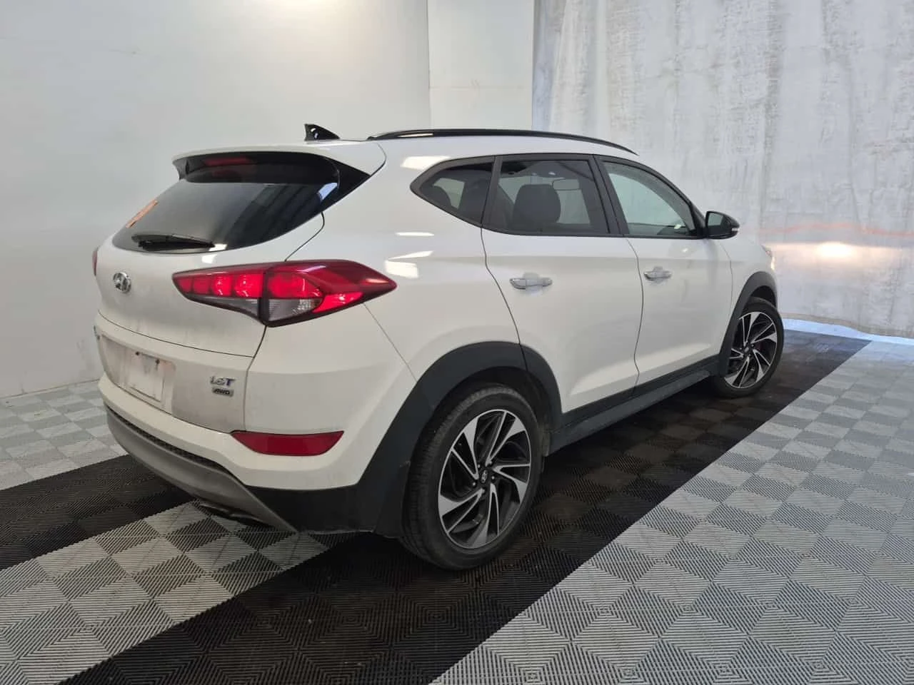 Hyundai Tucson * NOIR * ПОДГРЕВИ* ПАНОРАМА*  - изображение 3
