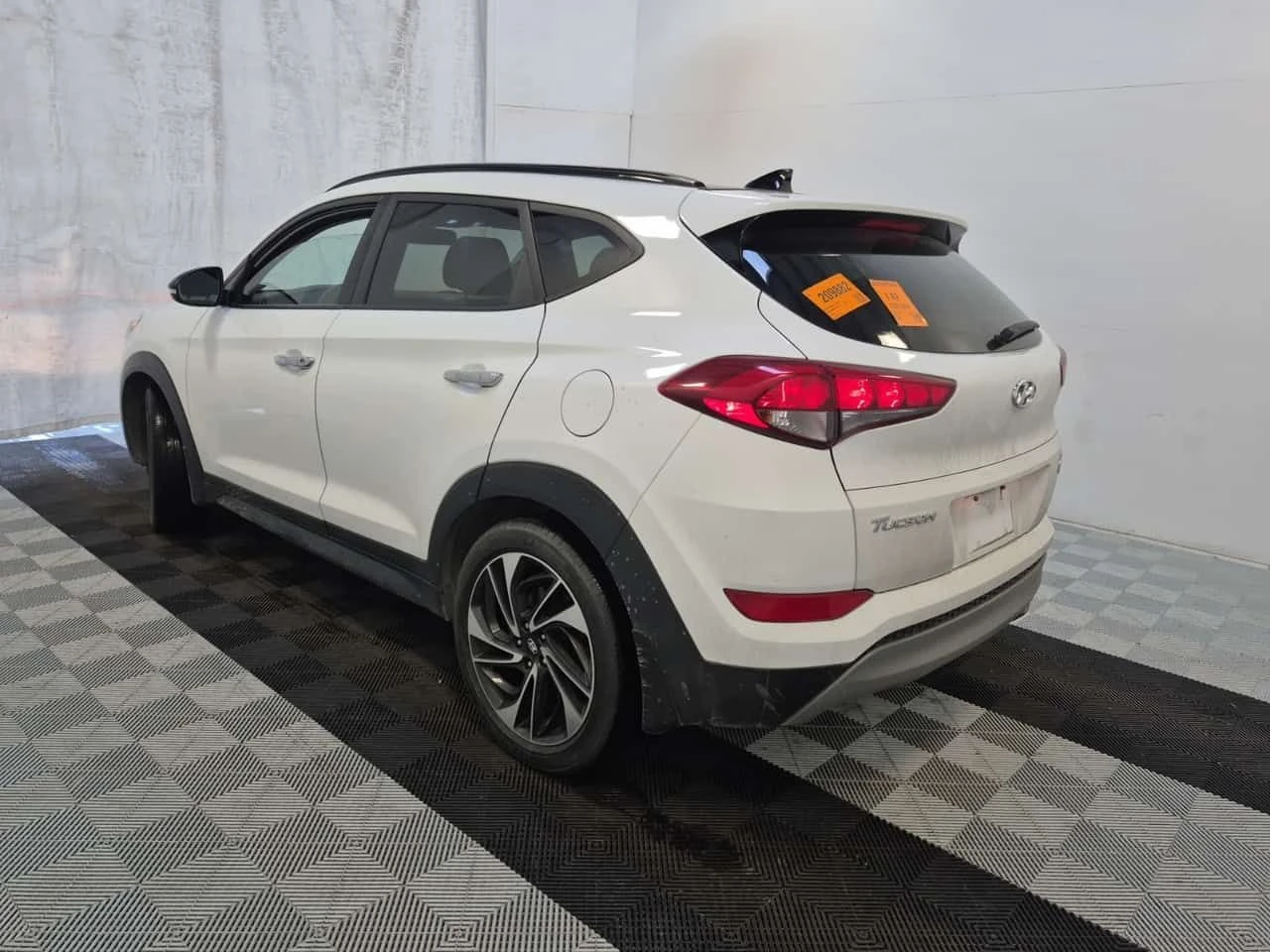 Hyundai Tucson * NOIR * ПОДГРЕВИ* ПАНОРАМА*  - изображение 4