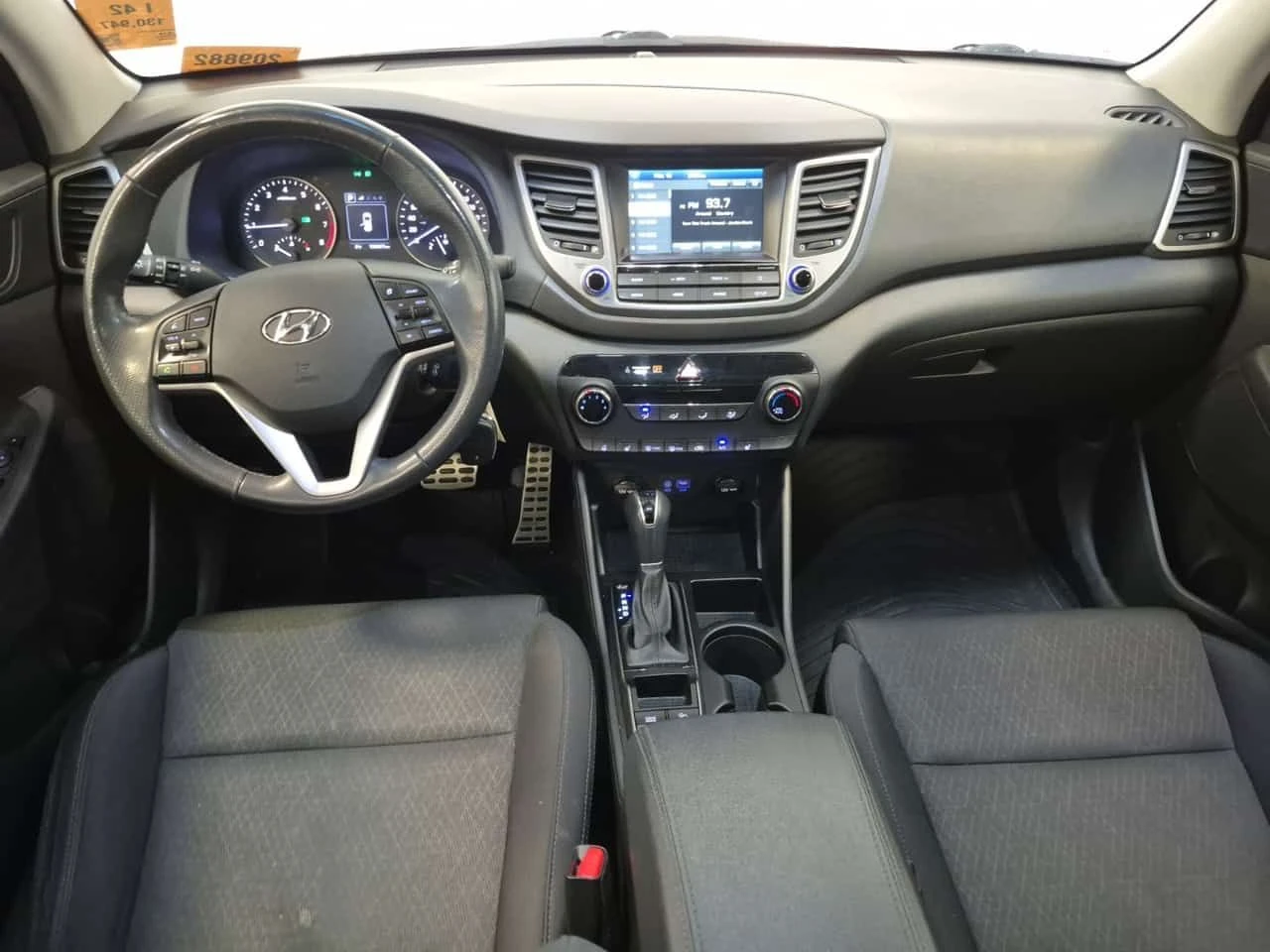 Hyundai Tucson * NOIR * ПОДГРЕВИ* ПАНОРАМА*  - изображение 10