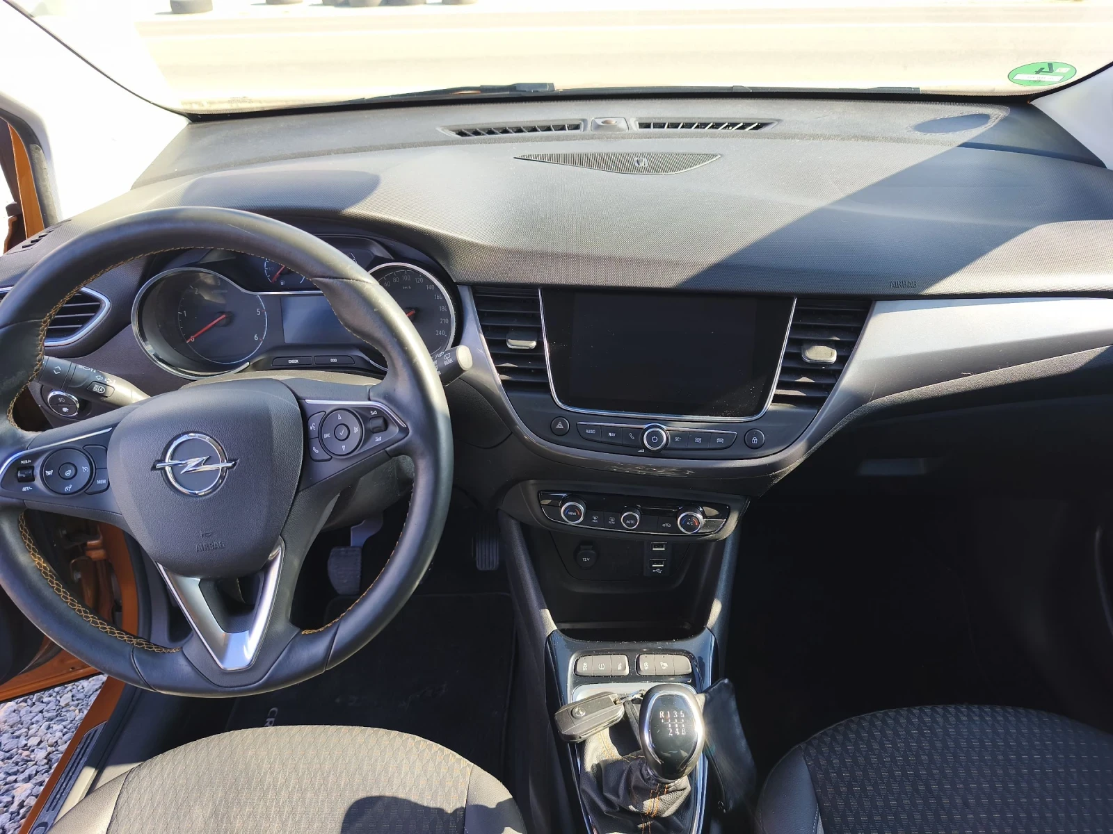 Opel Crossland X 1.6HDI, снимка 14 - Автомобили и джипове - 54082933