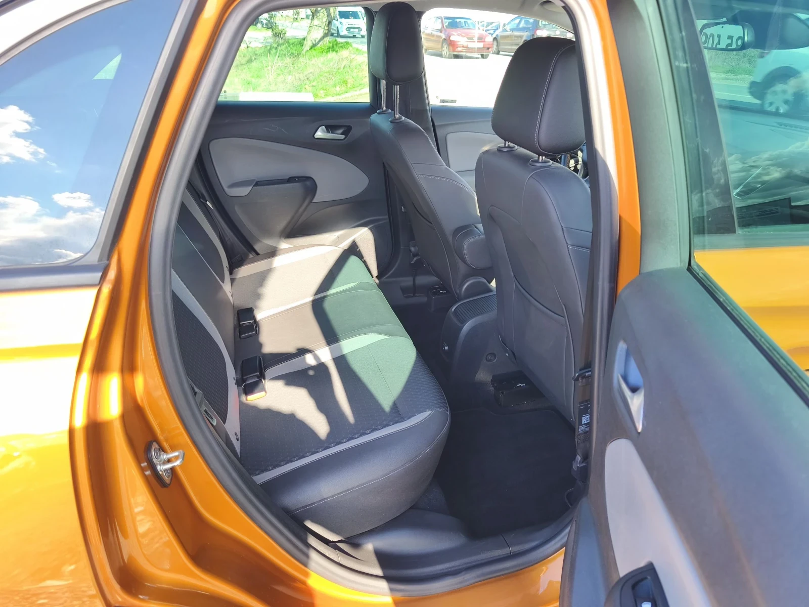 Opel Crossland X 1.6HDI, снимка 10 - Автомобили и джипове - 54082933