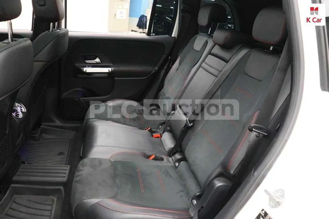 Mercedes-Benz GLB 250 4MATIC| DISTRONIC| КАМЕРА| ПОДГРЕВ| ПАНОРАМА, снимка 13 - Автомобили и джипове - 54688865