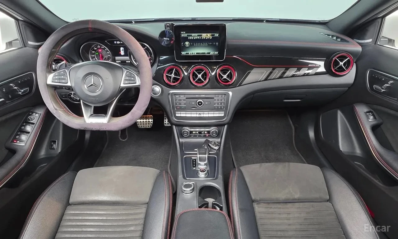 Mercedes-Benz GLA * GLA45 AMG 4MATIC* АВТОКРЕДИТ БЕЗ ПЪРВОНАЧАЛНА* , снимка 7 - Автомобили и джипове - 55990783