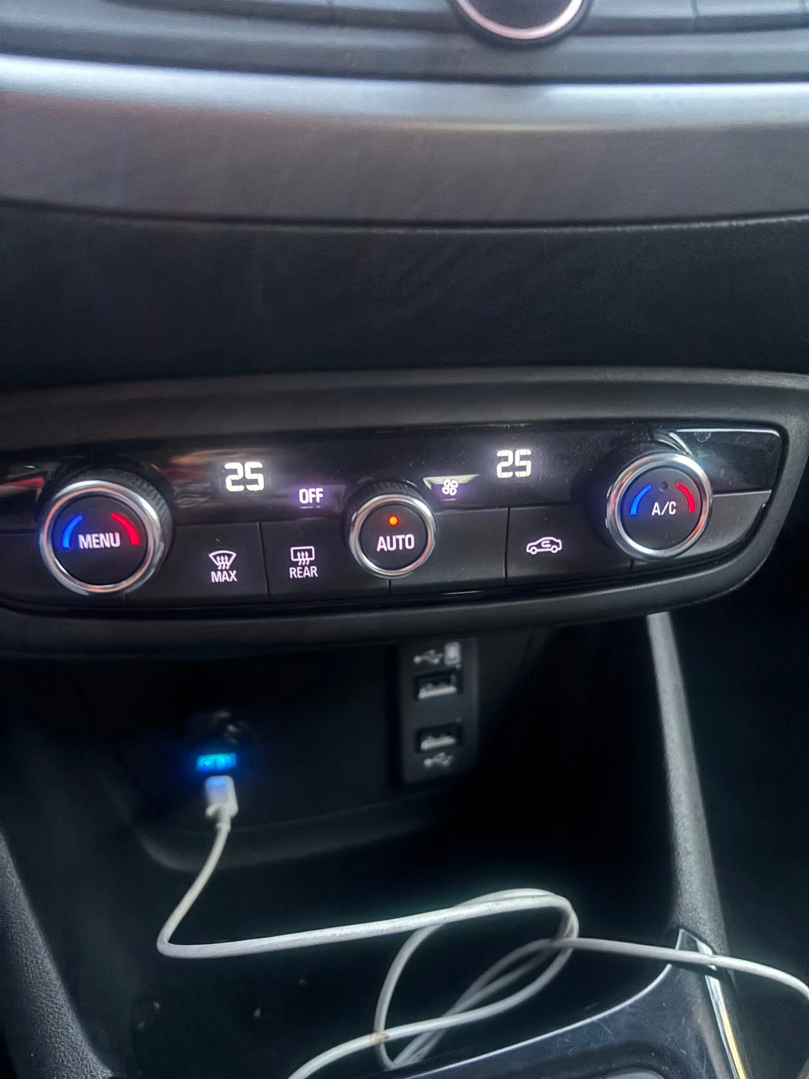 Opel Crossland X 1.2Т, снимка 16 - Автомобили и джипове - 56485530