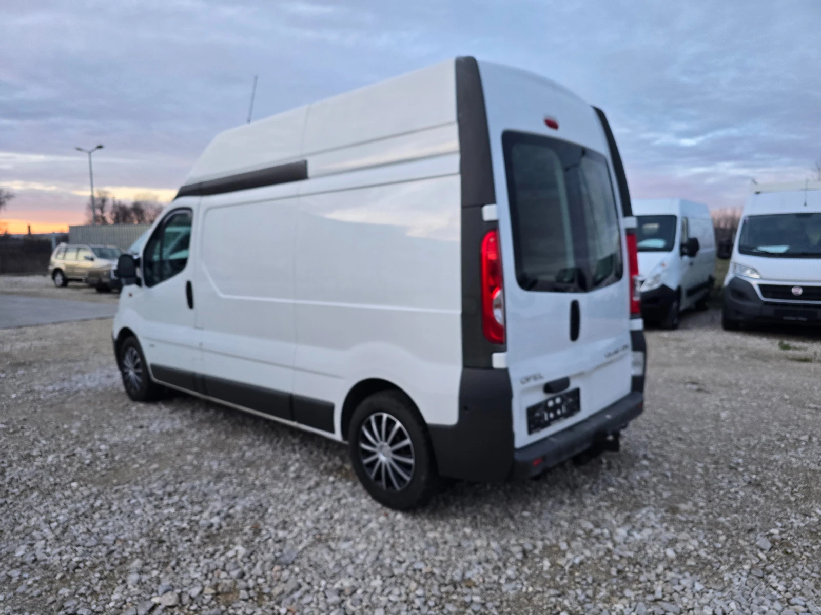 Opel Vivaro 2.0CDTI KLIMA - изображение 3
