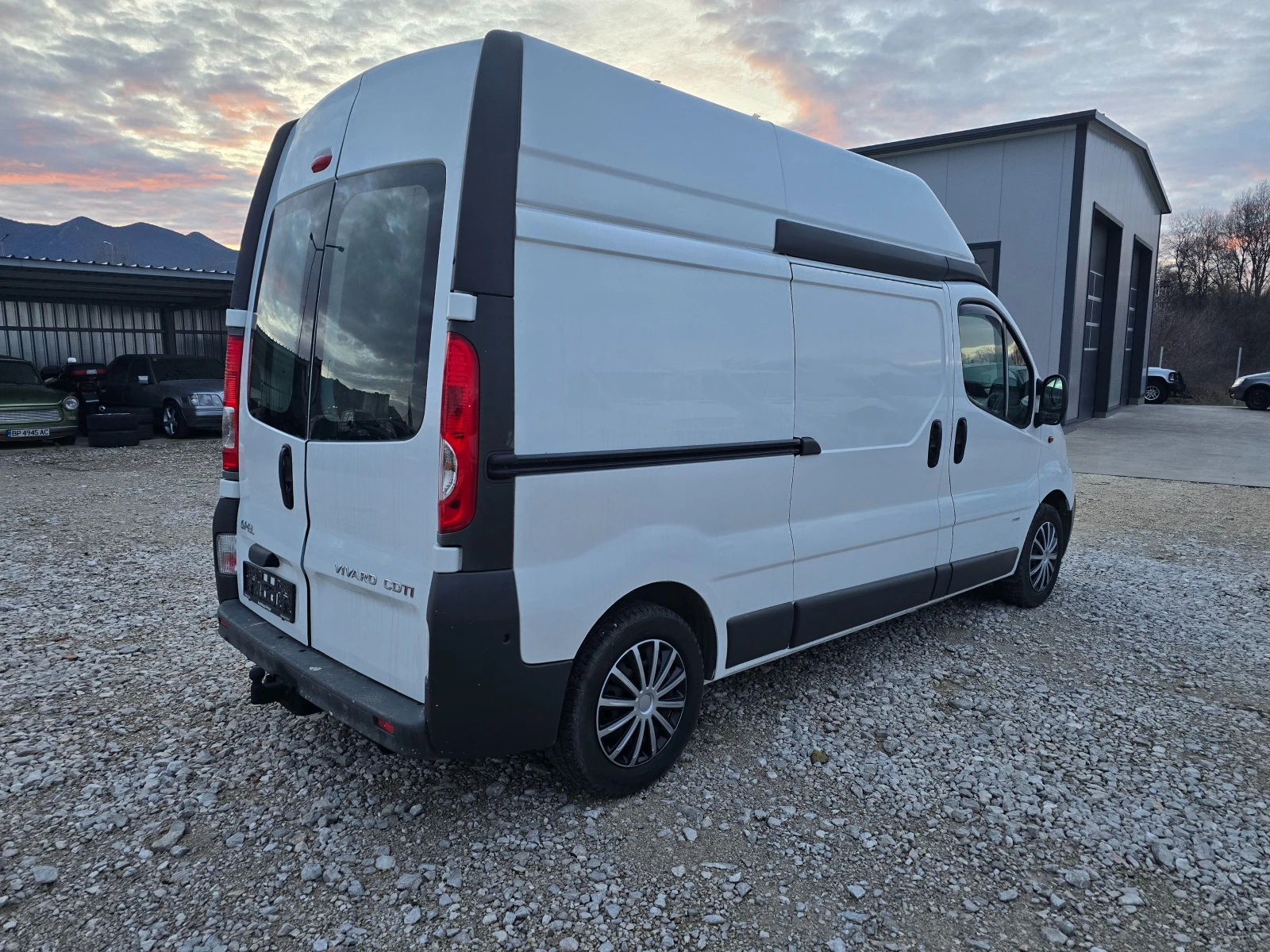 Opel Vivaro 2.0CDTI KLIMA - изображение 5