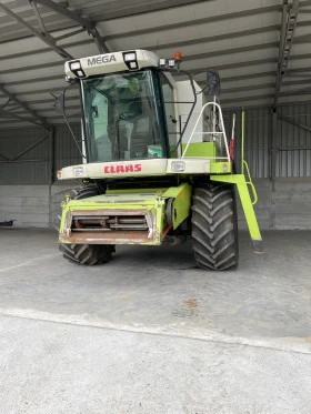 Комбайн Claas MEGA 360, снимка 3