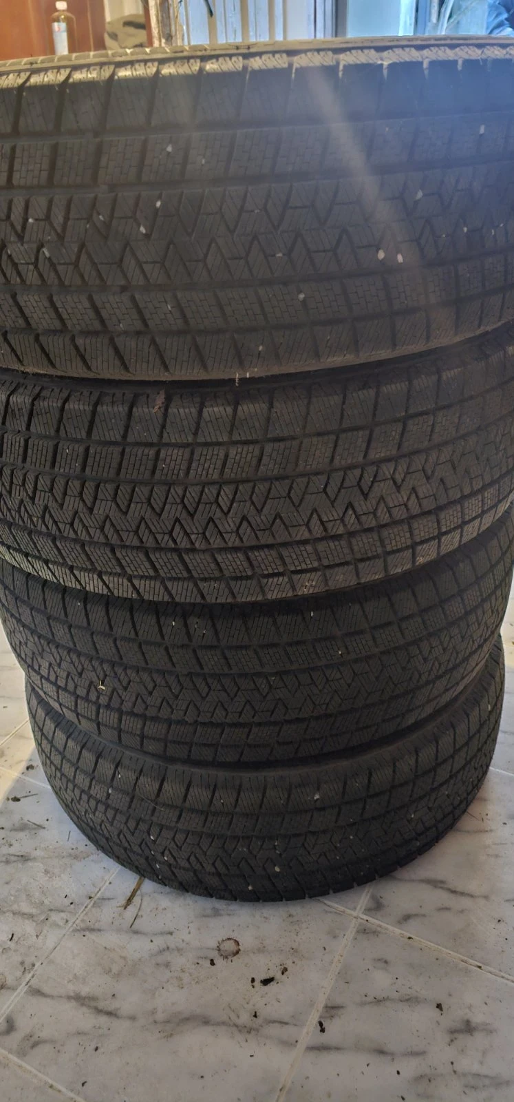 Гуми Зимни 215/55R18, снимка 3 - Гуми и джанти - 48113000